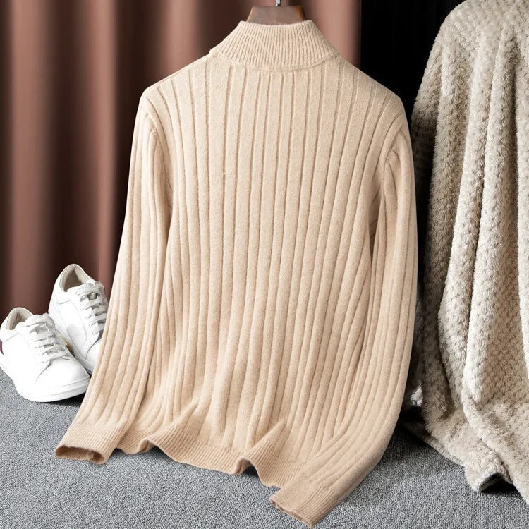 Sweter premium z alpaki Livio Agresti zapinany do połowy na zamek