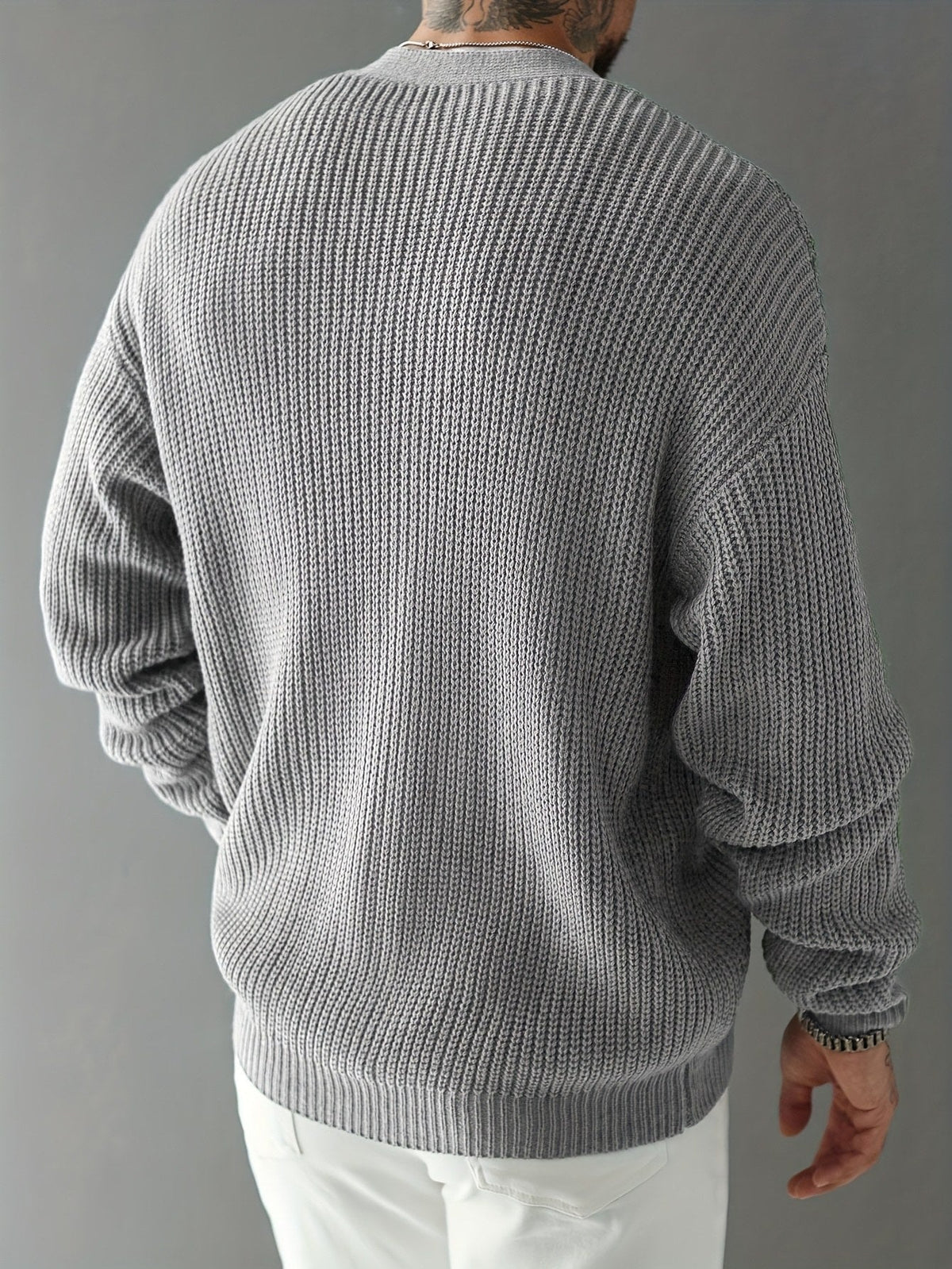 Cardigan med kraftig ribstrik, V-hals og knapper