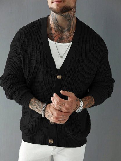 Cardigan med kraftig ribstrik, V-hals og knapper