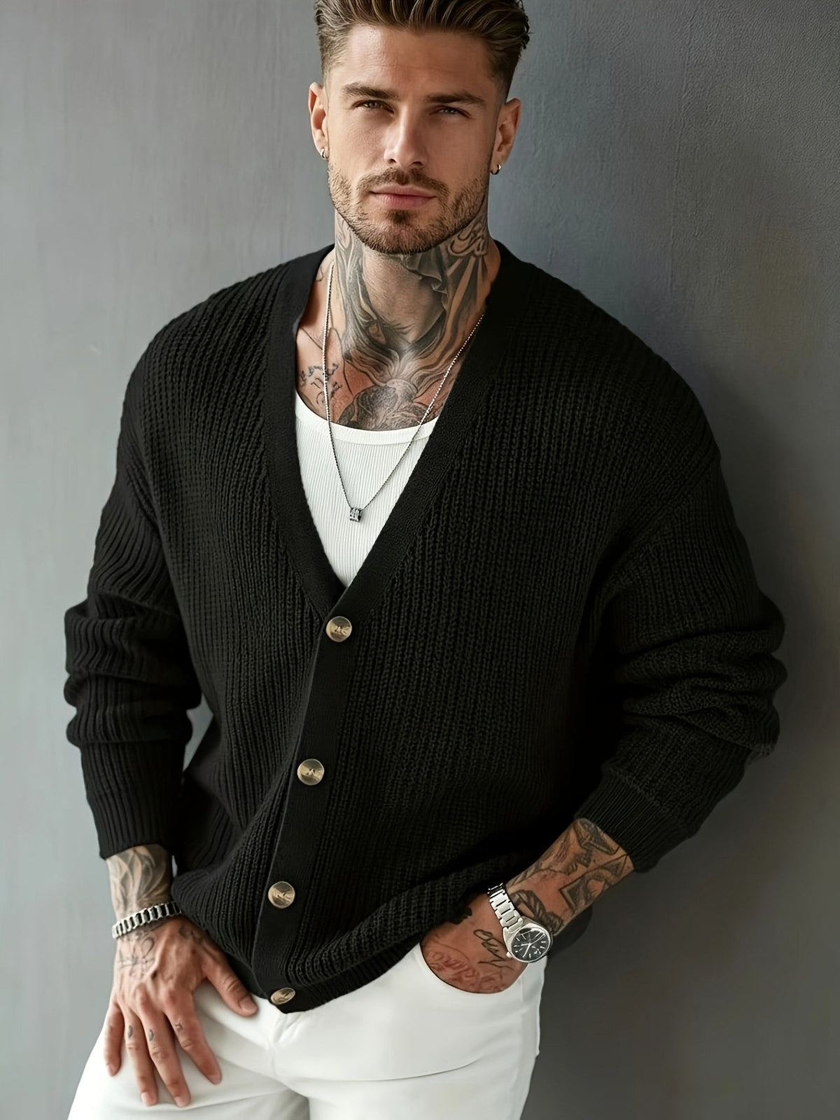 Cardigan med kraftig ribstrik, V-hals og knapper