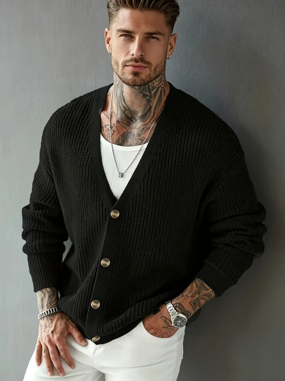 Cardigan med kraftig ribstrik, V-hals og knapper