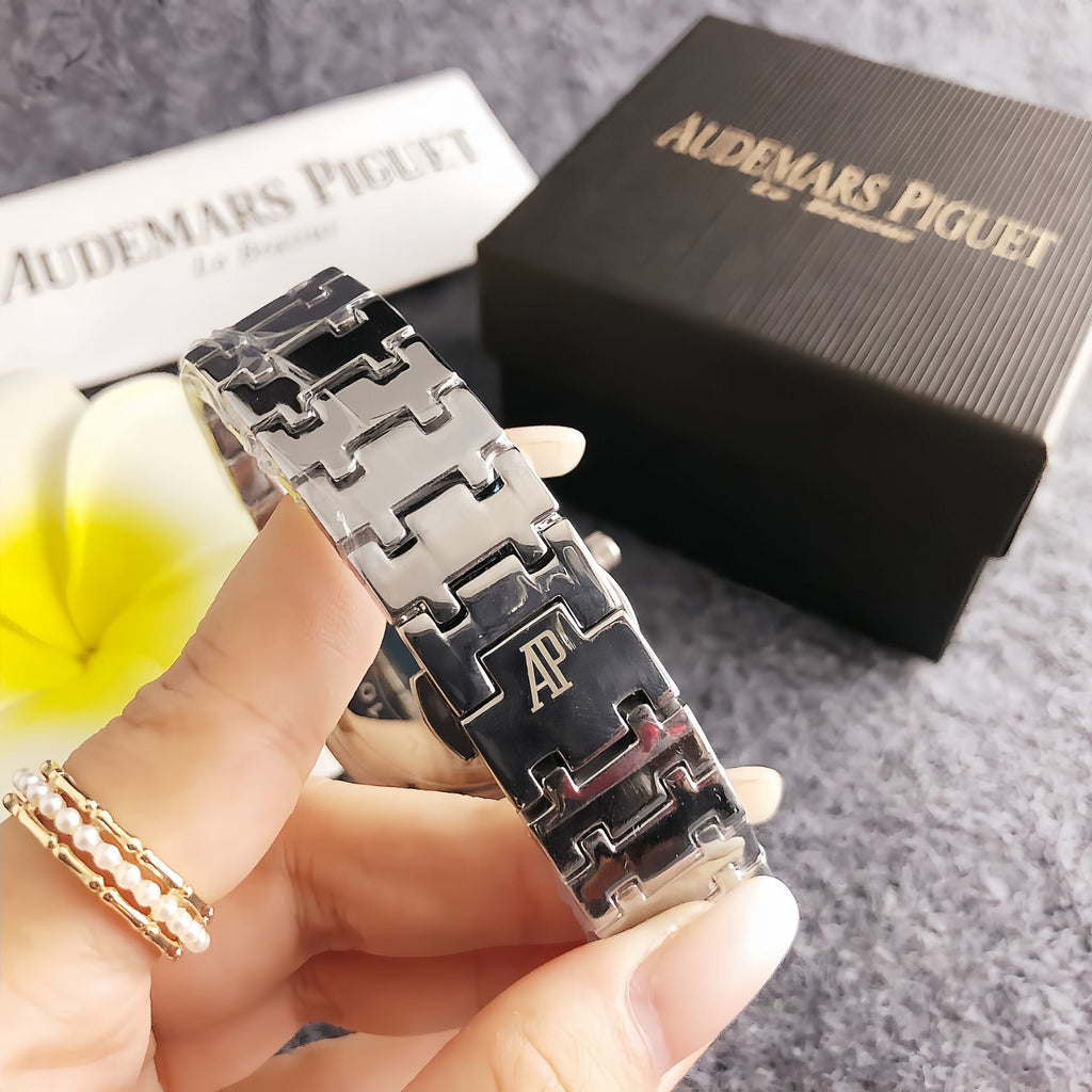Midnight-Royal-Oak-Uhr