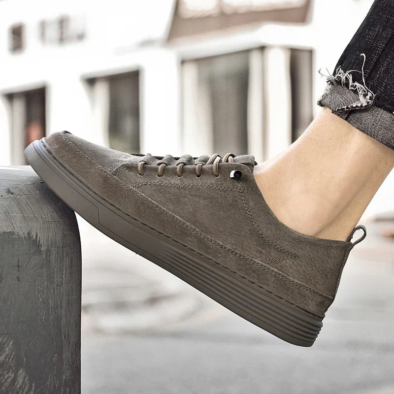 Buty z zamszu