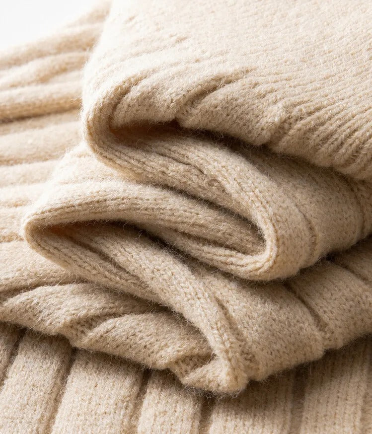 Sweter premium z alpaki Livio Agresti zapinany do połowy na zamek